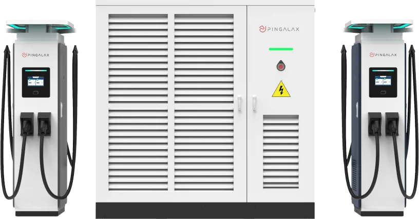Système de recharge PINGALAX Prime : armoire de puissance au centre et deux bornes de recharge
